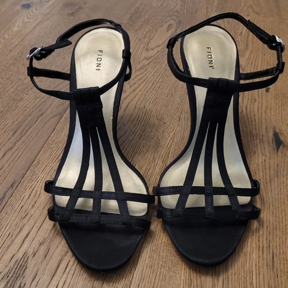 Size 7 Strappy Satin Heels Sandals - Picture 2 of 4
